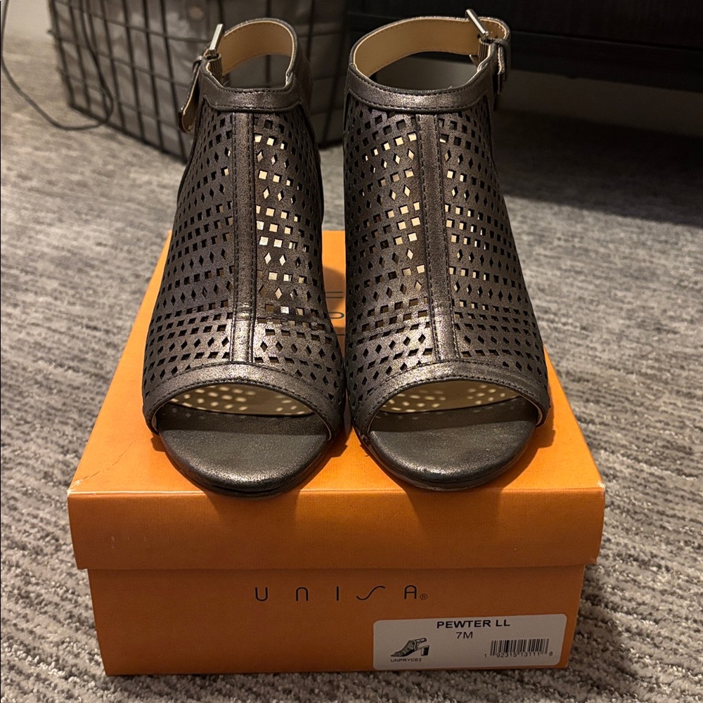 Unisa Metallic Open-Toe Booties